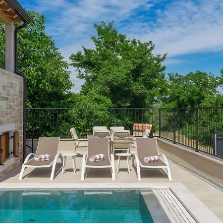Beautiful Skarline With Outdoor Pool In Buje Krasica (Istria)