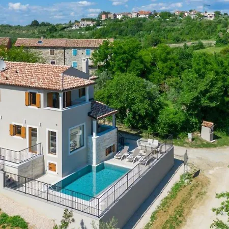 Beautiful Skarline With Outdoor Pool In Buje Krasica (Istria)